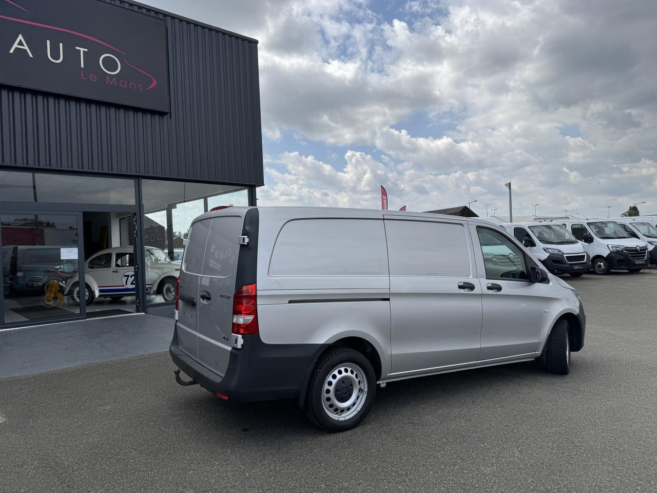 Mercedes Vito 114 CDI 4X4 LONG SELECT PROPULSION 9G-TRONIC - Fourgon utilitaire: photos 5 Mercedes Vito 114 CDI 4X4 LONG SELECT PROPULSION 9G-TRONIC - Fourgon utilitaire: photos 5
