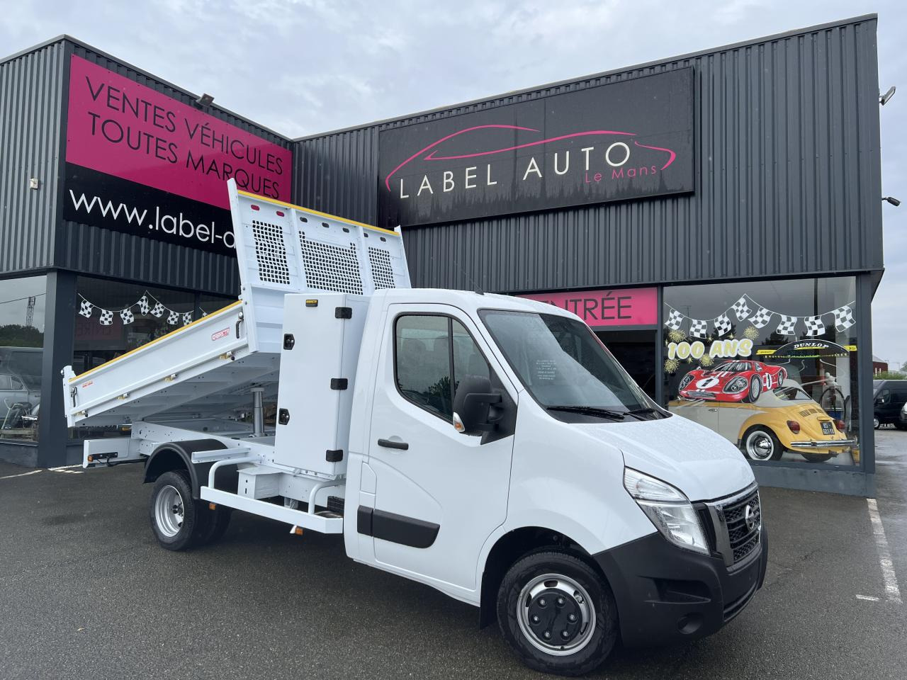 NISSAN nv400 BENNE 3,5t L3H1 2.3 dCi - 165CH CHASSIS RJ Propulsion - Utilitaire benne: photos 1 NISSAN nv400 BENNE 3,5t L3H1 2.3 dCi - 165CH CHASSIS RJ Propulsion - Utilitaire benne: photos 1