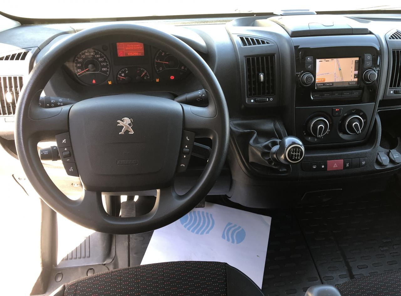 PEUGEOT Boxer 3.3t L2H2 2.2 HDi 140 CH ASPHALT FOURGON TOLE - Fourgon utilitaire: photos 3 PEUGEOT Boxer 3.3t L2H2 2.2 HDi 140 CH ASPHALT FOURGON TOLE - Fourgon utilitaire: photos 3