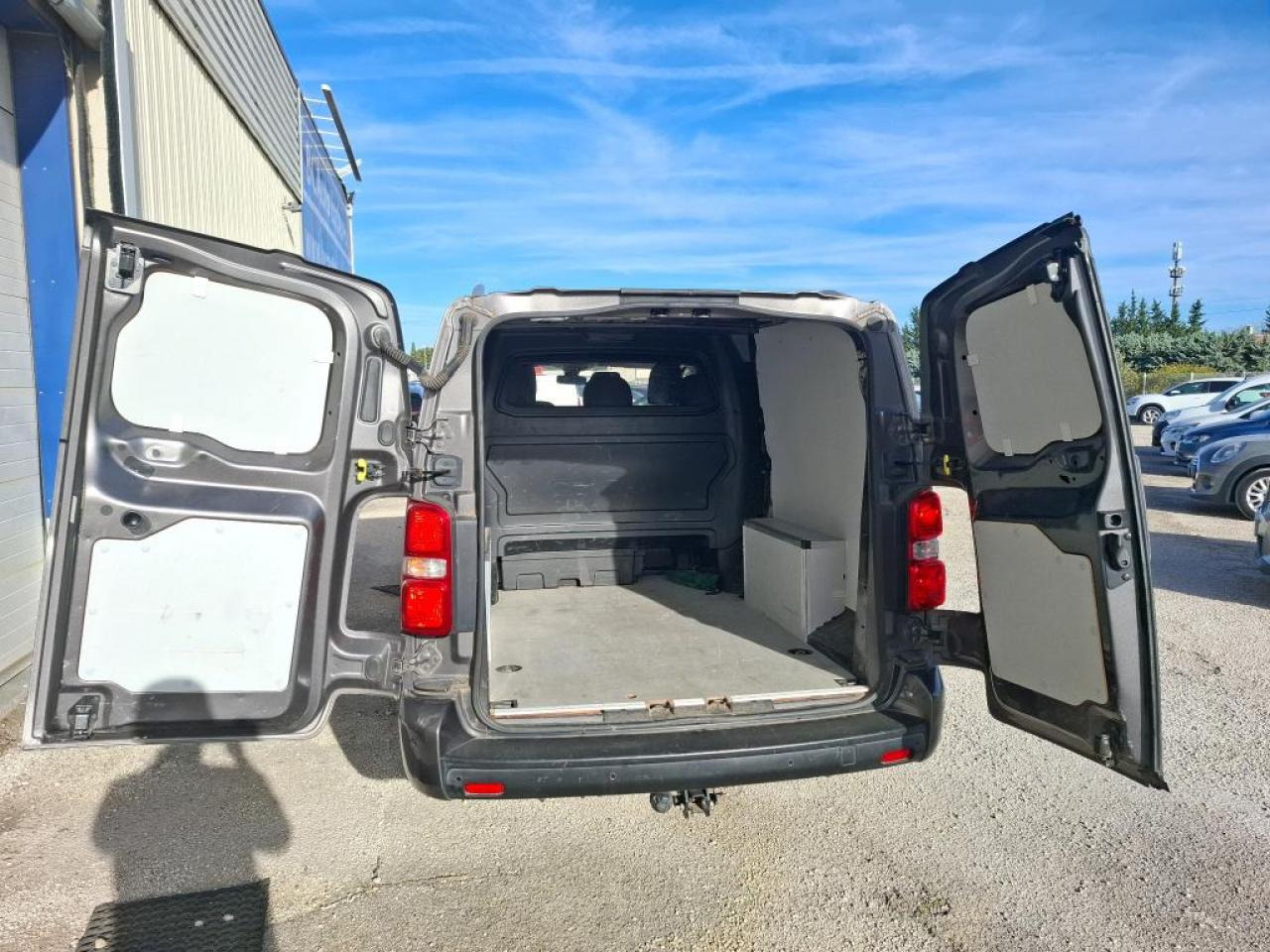 PEUGEOT Expert Standard 2.0 BlueHDi - 180 S&S - BV EAT8 III CABINE APPROFONDIE Fourgon Cabine approfond - Fourgon utilitaire: photos 3 PEUGEOT Expert Standard 2.0 BlueHDi - 180 S&S - BV EAT8 III CABINE APPROFONDIE Fourgon Cabine approfond - Fourgon utilitaire: photos 3