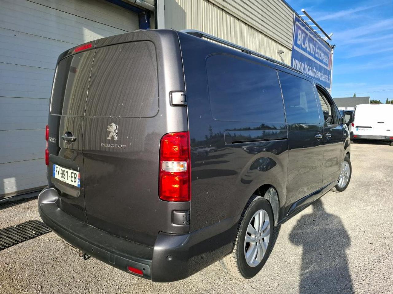 PEUGEOT Expert Standard 2.0 BlueHDi - 180 S&S - BV EAT8 III CABINE APPROFONDIE Fourgon Cabine approfond - Fourgon utilitaire: photos 5 PEUGEOT Expert Standard 2.0 BlueHDi - 180 S&S - BV EAT8 III CABINE APPROFONDIE Fourgon Cabine approfond - Fourgon utilitaire: photos 5