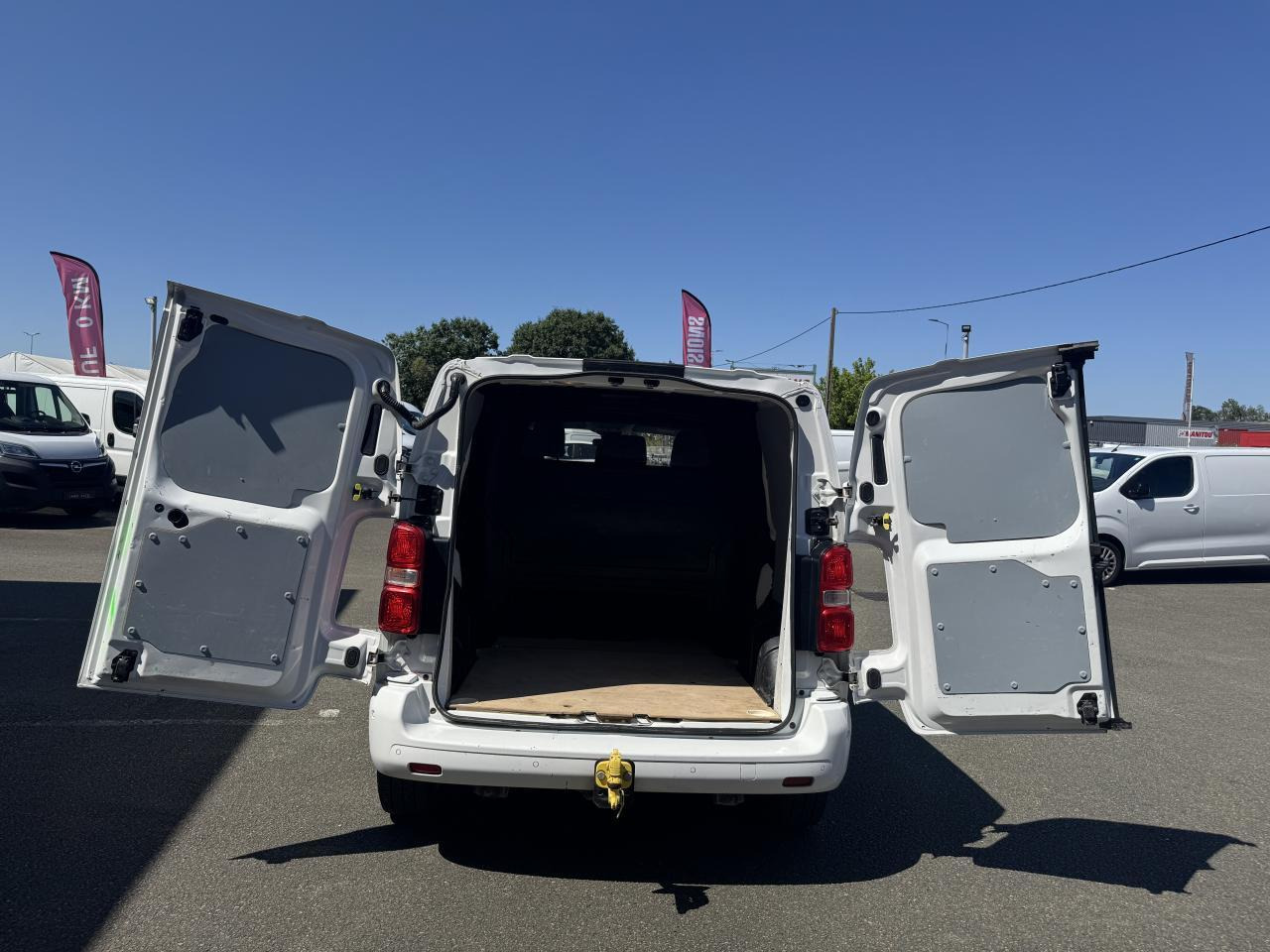 Peugeot Expert Standard 2.0 BlueHDI 150 S&S CABINE APPROFONDIE 6 PLACES - Utilitaire double cabine: photos 2 Peugeot Expert Standard 2.0 BlueHDI 150 S&S CABINE APPROFONDIE 6 PLACES - Utilitaire double cabine: photos 2