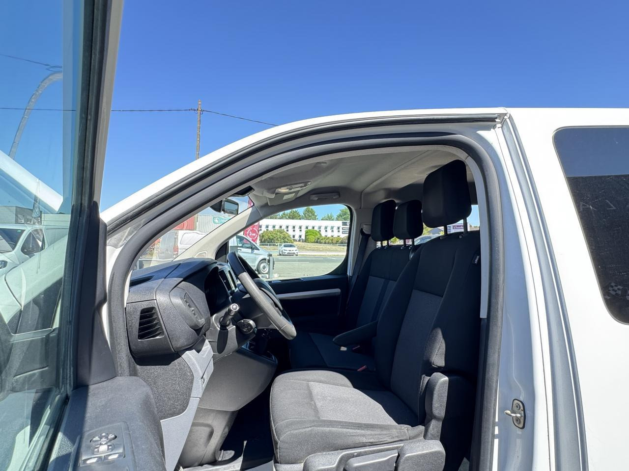 Peugeot Expert Standard 2.0 BlueHDI 150 S&S CABINE APPROFONDIE 6 PLACES - Utilitaire double cabine: photos 4 Peugeot Expert Standard 2.0 BlueHDI 150 S&S CABINE APPROFONDIE 6 PLACES - Utilitaire double cabine: photos 4
