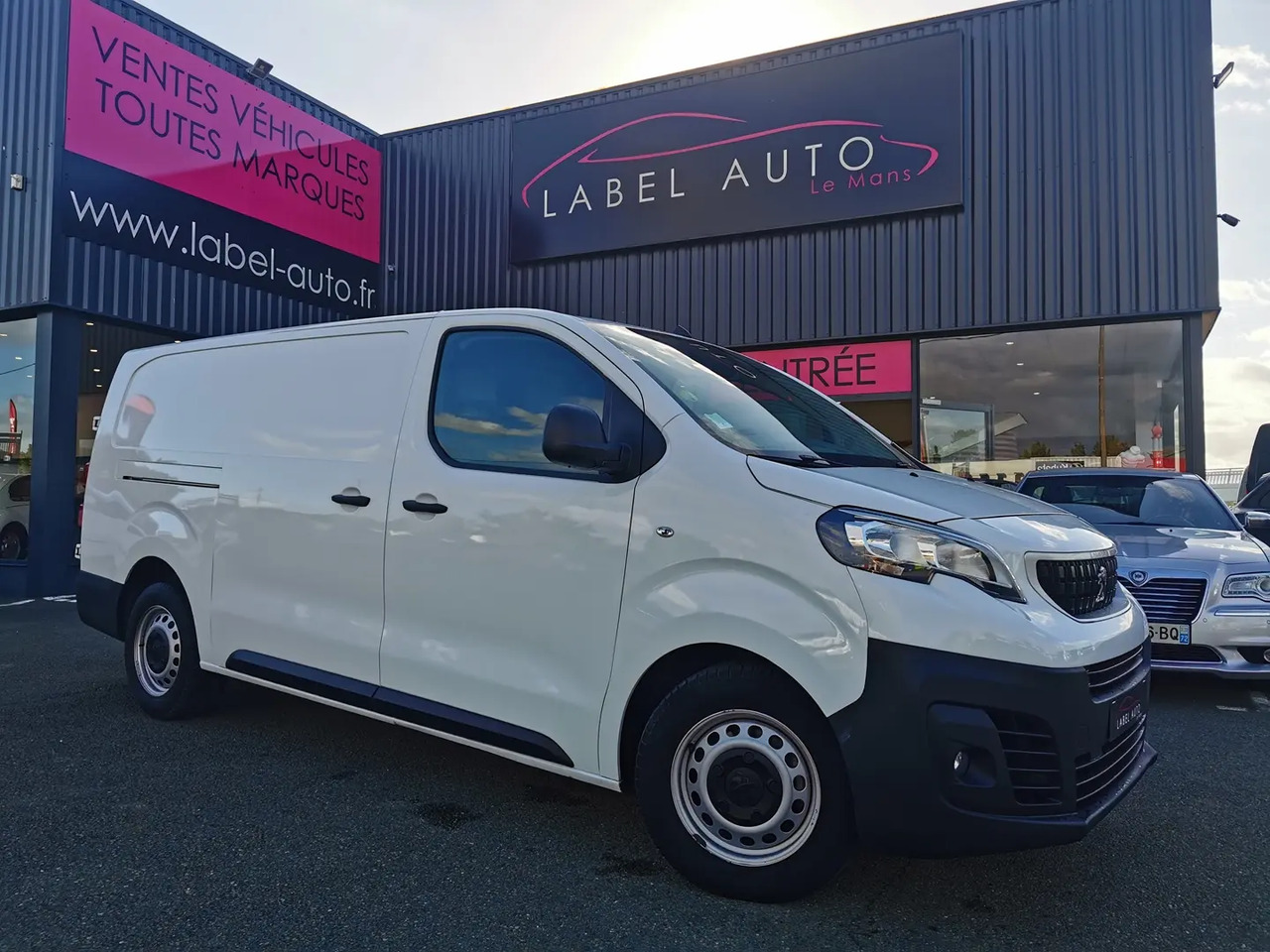 Peugeot Expert XL 2.0 BLUEHDI 145CH S&S PACK ASPHALT - Fourgon utilitaire: photos 1 Peugeot Expert XL 2.0 BLUEHDI 145CH S&S PACK ASPHALT - Fourgon utilitaire: photos 1