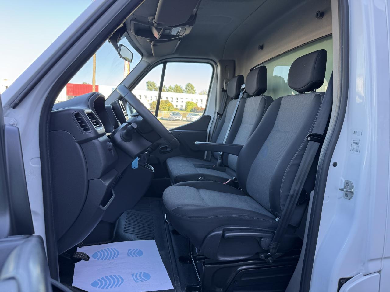 RENAULT Master Confort R3500 L2 2.3 dCi - 130 III CHASSIS CABINE Châssis Cabine L2 Propulsion PHASE 3 - Fourgon grand volume: photos 4 RENAULT Master Confort R3500 L2 2.3 dCi - 130 III CHASSIS CABINE Châssis Cabine L2 Propulsion PHASE 3 - Fourgon grand volume: photos 4