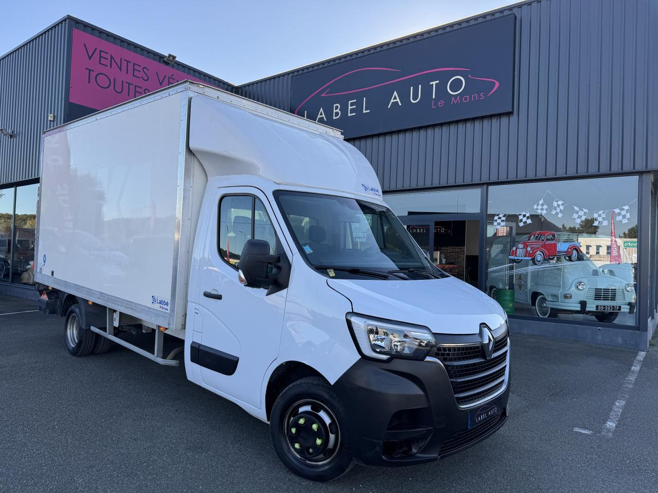 RENAULT Master Confort R3500 L2 2.3 dCi - 130 III CHASSIS CABINE Châssis Cabine L2 Propulsion PHASE 3 - Fourgon grand volume: photos 2 RENAULT Master Confort R3500 L2 2.3 dCi - 130 III CHASSIS CABINE Châssis Cabine L2 Propulsion PHASE 3 - Fourgon grand volume: photos 2