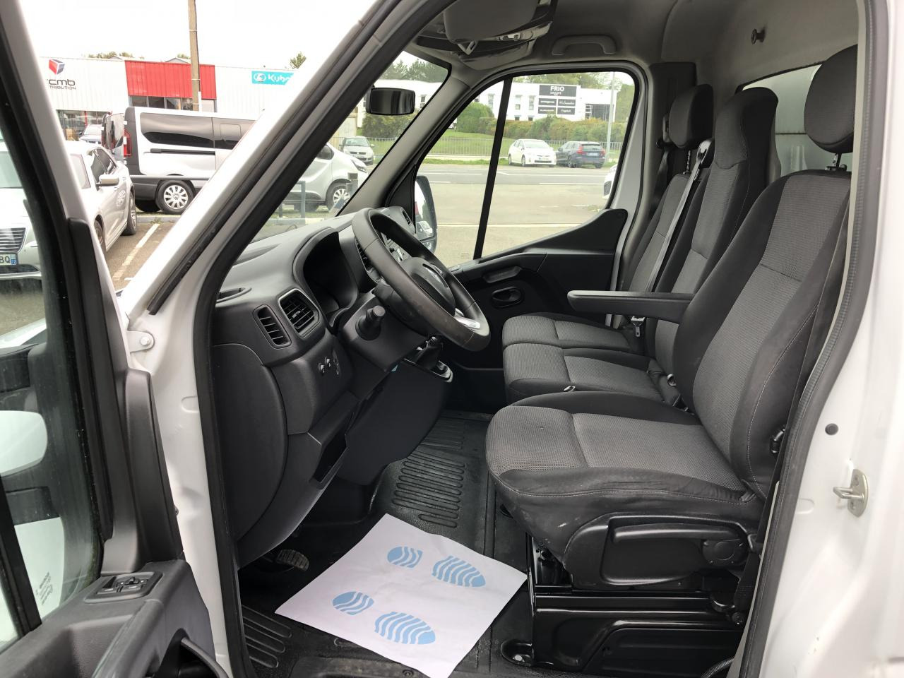 RENAULT Master Confort R3500RJ L3 2.3 dCi - 145 Petite Série III TRANSPORTS SPECIFIQUES BENNE Benne - Utilitaire benne: photos 4 RENAULT Master Confort R3500RJ L3 2.3 dCi - 145 Petite Série III TRANSPORTS SPECIFIQUES BENNE Benne - Utilitaire benne: photos 4