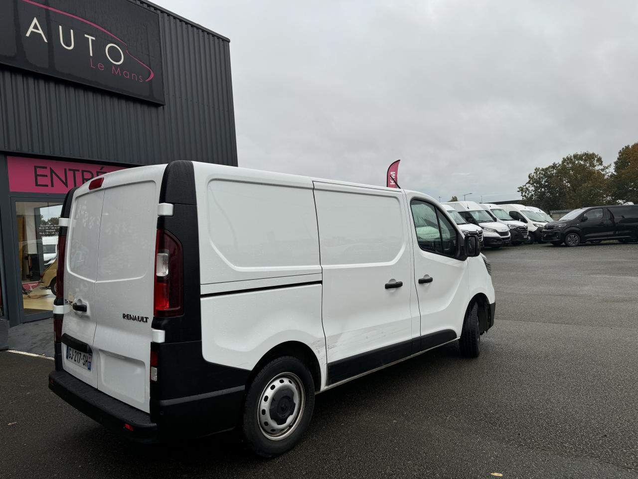 RENAULT TRAFIC L1H1 2.0 DCI 110CH FRIGORIFIQUE - Fourgon utilitaire: photos 5 RENAULT TRAFIC L1H1 2.0 DCI 110CH FRIGORIFIQUE - Fourgon utilitaire: photos 5