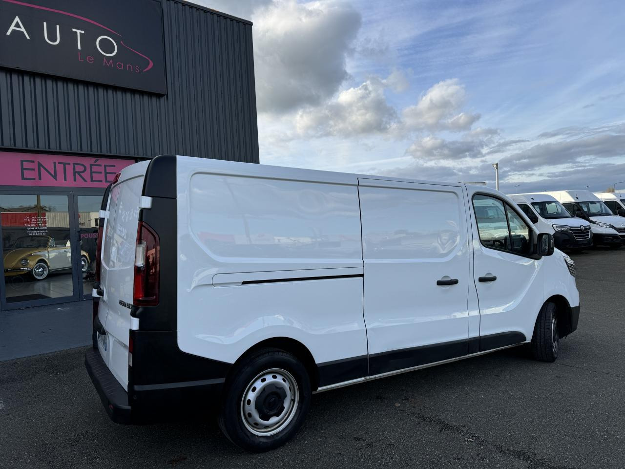 RENAULT Trafic L2H1 3000 Kg 2.0 Blue dCi - 130 III FOURGON Fourgon Grand Confort L2H1 PHASE 3 - Fourgon utilitaire: photos 5 RENAULT Trafic L2H1 3000 Kg 2.0 Blue dCi - 130 III FOURGON Fourgon Grand Confort L2H1 PHASE 3 - Fourgon utilitaire: photos 5