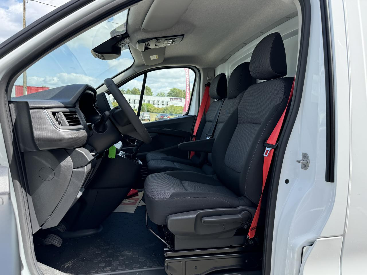 RENAULT Trafic L2H1 3000 Kg 2.0 Blue dCi - 150 2024 III FOURGON Fourgon Advance L2H1 PHASE 3 - Fourgon utilitaire: photos 5 RENAULT Trafic L2H1 3000 Kg 2.0 Blue dCi - 150 2024 III FOURGON Fourgon Advance L2H1 PHASE 3 - Fourgon utilitaire: photos 5