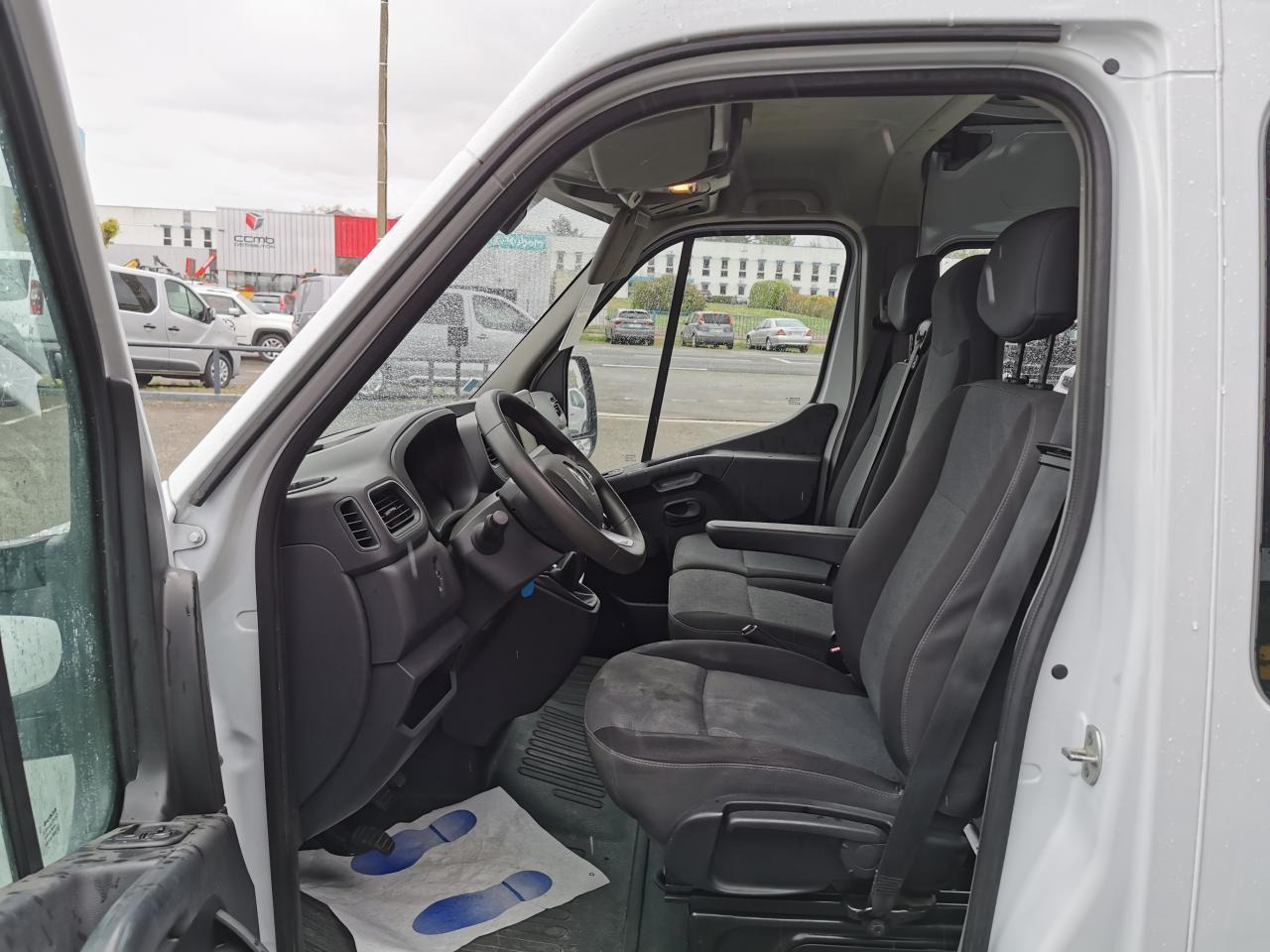 Renault Master 7 PLACES Confort F3300 L2H2 2.3 dCi - 135 III CABINE APPROFONDIE Cabine approfondie L2H2 Tra - Utilitaire double cabine: photos 4 Renault Master 7 PLACES Confort F3300 L2H2 2.3 dCi - 135 III CABINE APPROFONDIE Cabine approfondie L2H2 Tra - Utilitaire double cabine: photos 4