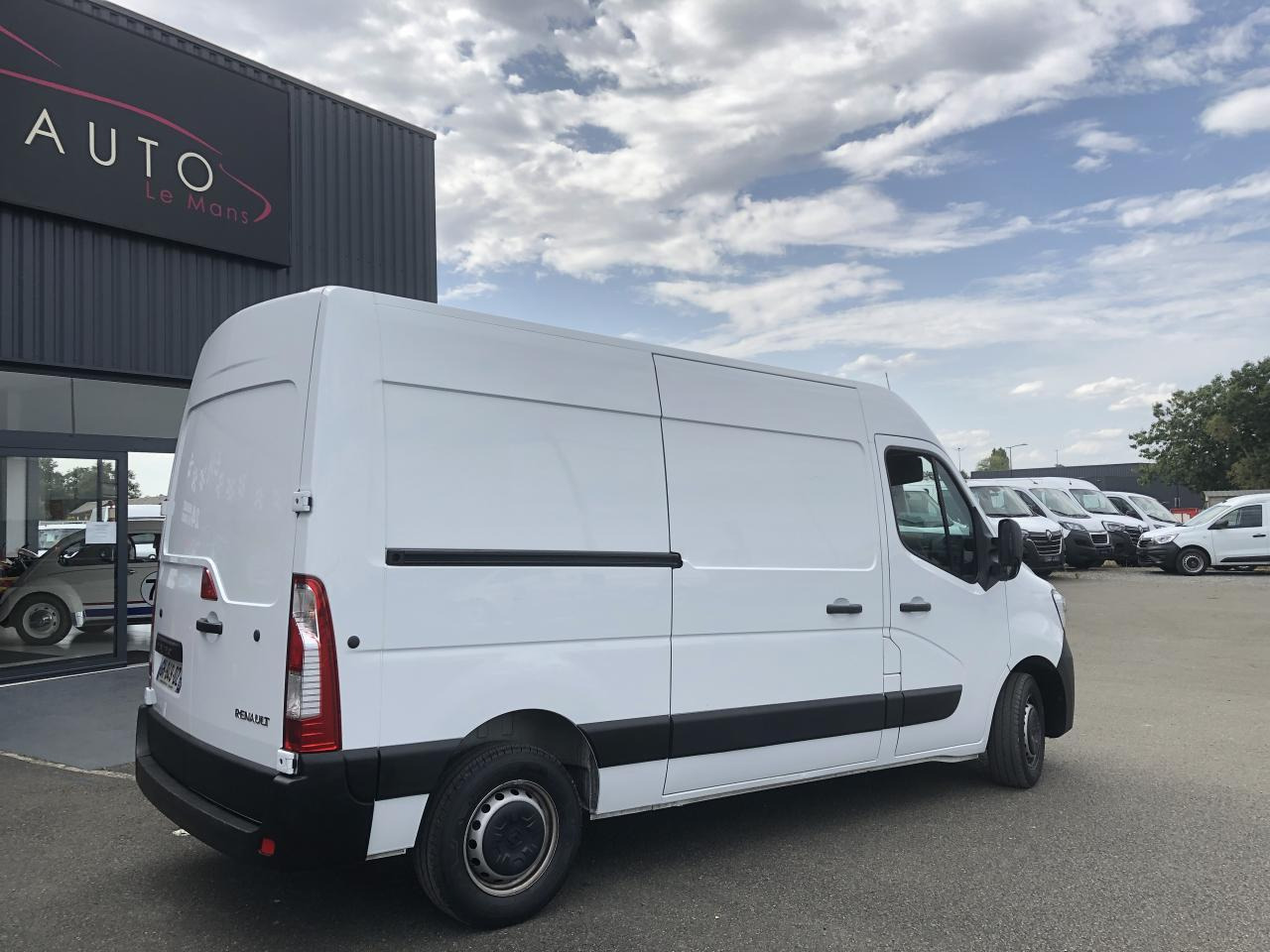 Renault Master F3300 L2H2 2.3 BLUE DCI 135CH CONFORT EURO6 - Fourgon utilitaire: photos 5 Renault Master F3300 L2H2 2.3 BLUE DCI 135CH CONFORT EURO6 - Fourgon utilitaire: photos 5