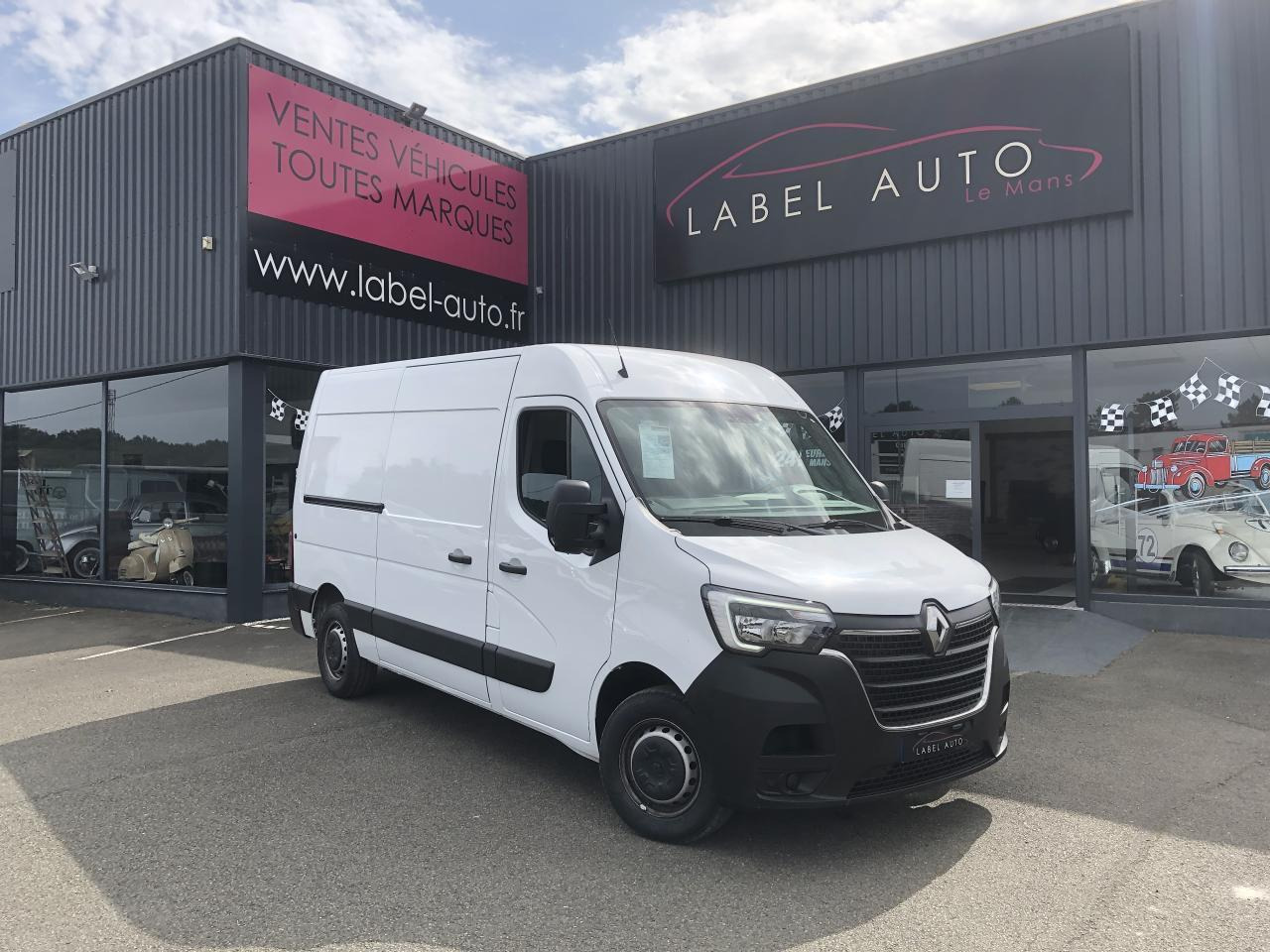Renault Master F3300 L2H2 2.3 BLUE DCI 135CH CONFORT EURO6 - Fourgon utilitaire: photos 1 Renault Master F3300 L2H2 2.3 BLUE DCI 135CH CONFORT EURO6 - Fourgon utilitaire: photos 1