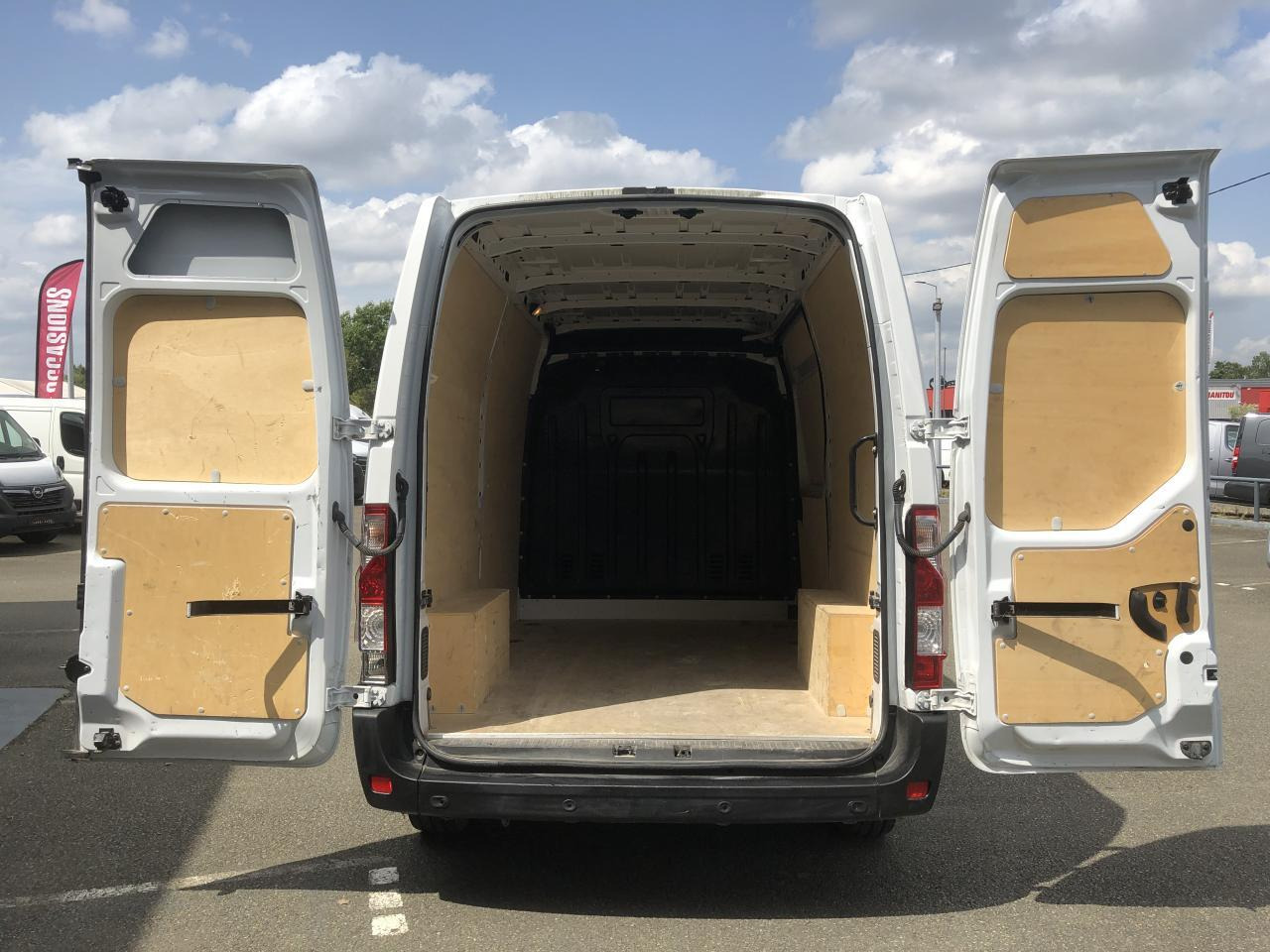 Renault Master F3300 L2H2 2.3 BLUE DCI 135CH GRAND CONFORT EURO6 - Fourgon utilitaire: photos 2 Renault Master F3300 L2H2 2.3 BLUE DCI 135CH GRAND CONFORT EURO6 - Fourgon utilitaire: photos 2
