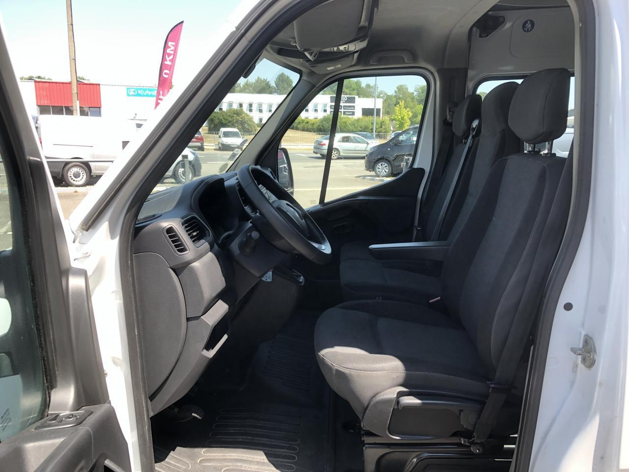 Renault Master F3300 L2H2 2.3 DCI 135CH CABINE APPROFONDIE CONFORT 7 PLACES - Utilitaire double cabine: photos 4 Renault Master F3300 L2H2 2.3 DCI 135CH CABINE APPROFONDIE CONFORT 7 PLACES - Utilitaire double cabine: photos 4