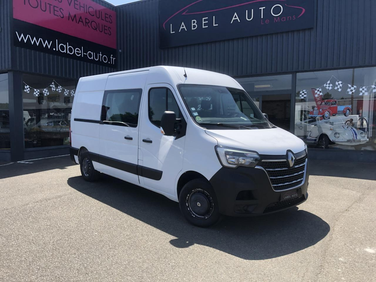 Renault Master F3300 L2H2 2.3 DCI 135CH CABINE APPROFONDIE CONFORT 7 PLACES - Utilitaire double cabine: photos 1 Renault Master F3300 L2H2 2.3 DCI 135CH CABINE APPROFONDIE CONFORT 7 PLACES - Utilitaire double cabine: photos 1