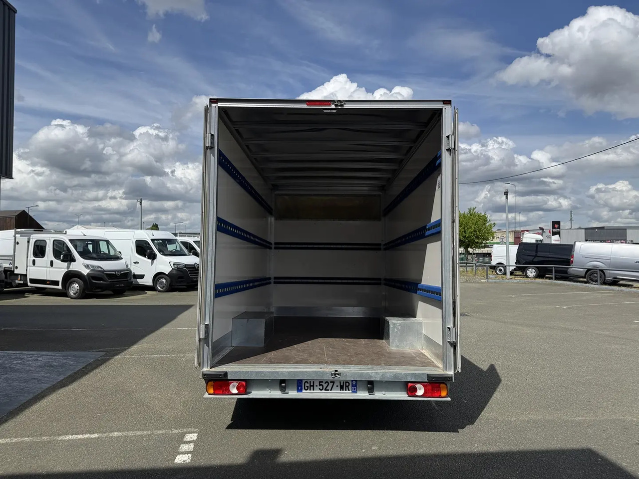Renault Master F3500 L3H1 2.3 BLUE DCI 145CH CONFORT EUROVI - Fourgon grand volume: photos 2 Renault Master F3500 L3H1 2.3 BLUE DCI 145CH CONFORT EUROVI - Fourgon grand volume: photos 2