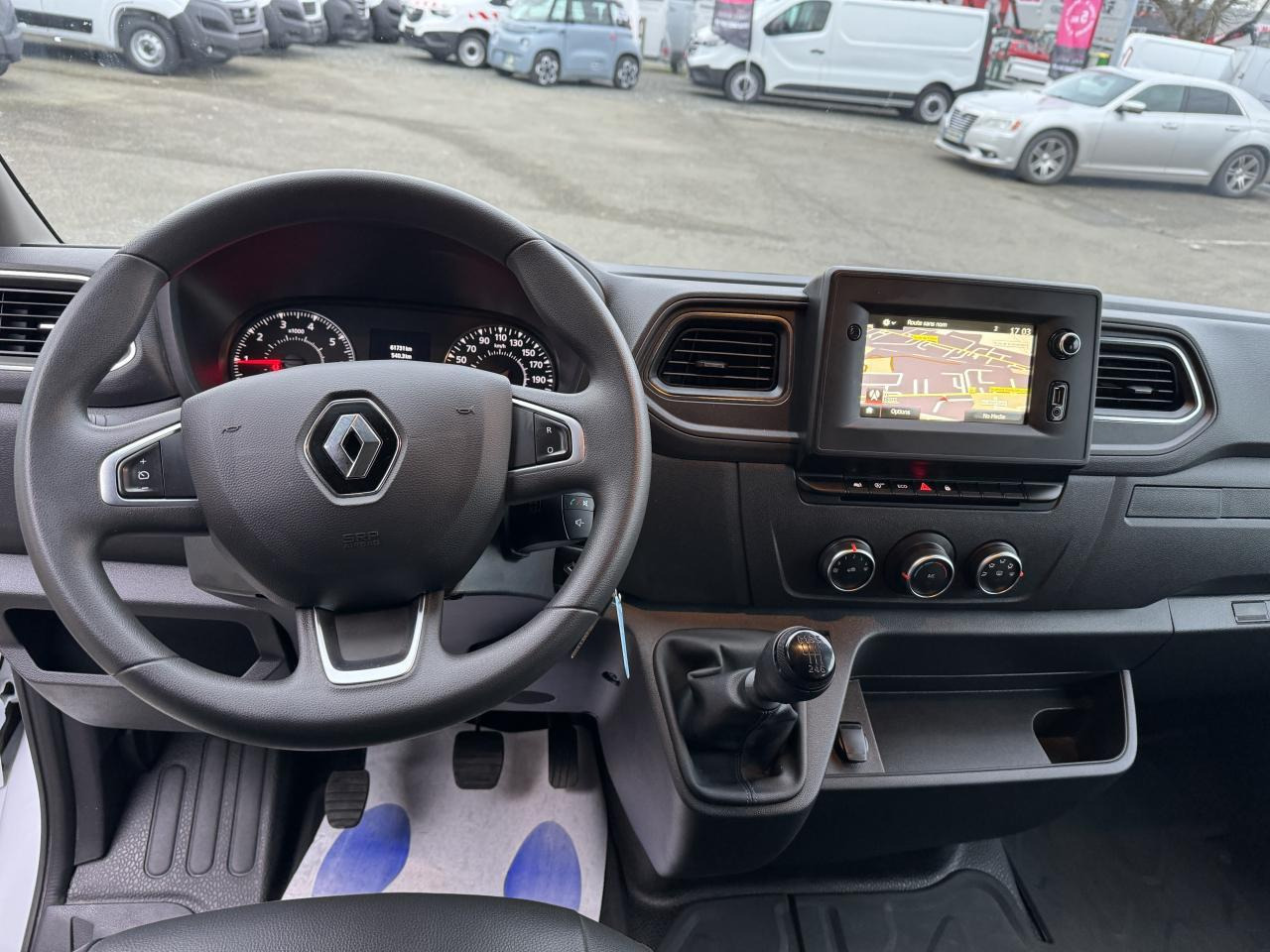 Renault Master F3500 L3H2 2.3 BLUE DCI 135CH CABINE APPROFONDIE 6 PLACES GRAND CONFORT - Utilitaire double cabine: photos 4 Renault Master F3500 L3H2 2.3 BLUE DCI 135CH CABINE APPROFONDIE 6 PLACES GRAND CONFORT - Utilitaire double cabine: photos 4