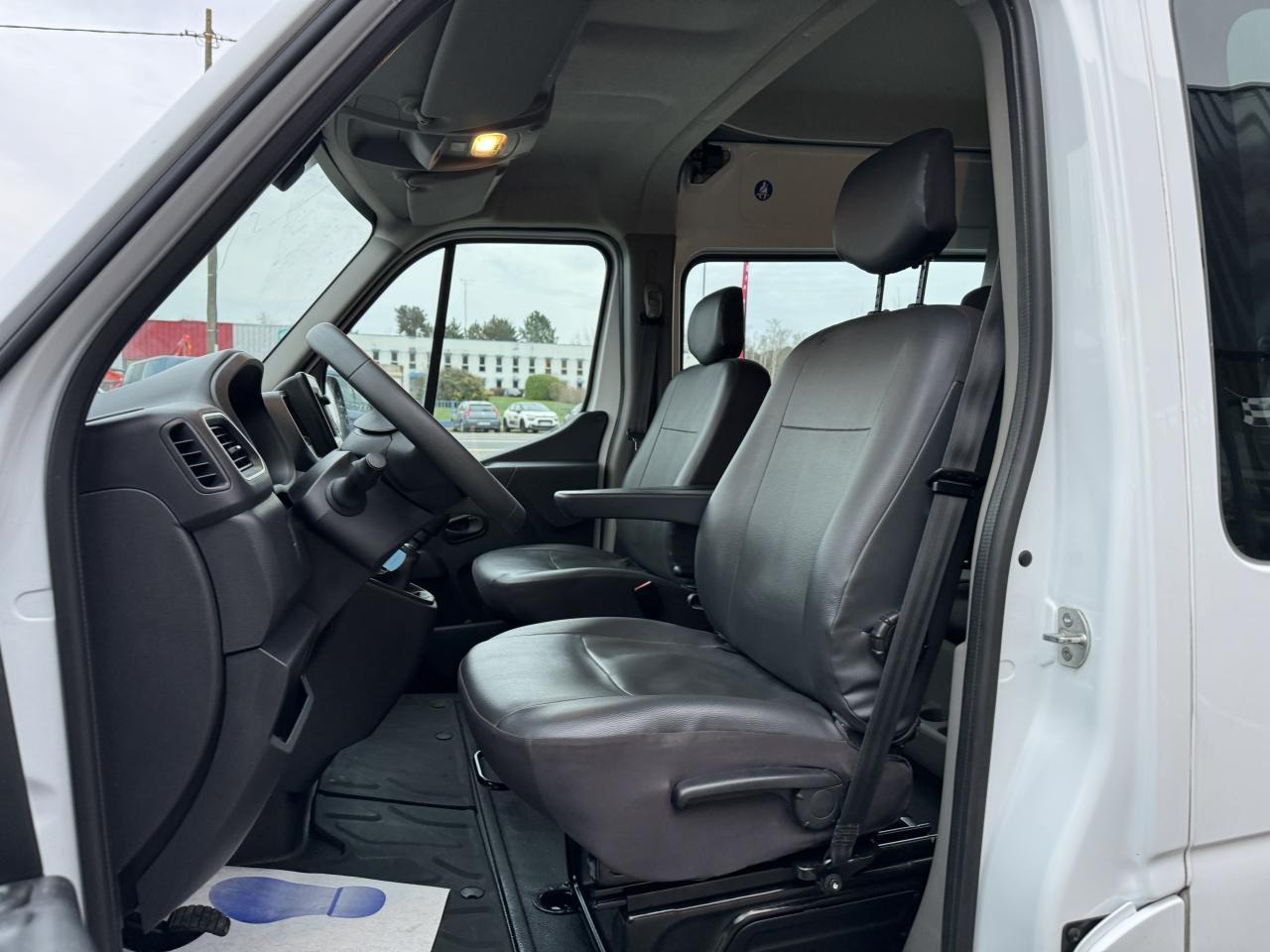 Renault Master F3500 L3H2 2.3 BLUE DCI 135CH CABINE APPROFONDIE 6 PLACES GRAND CONFORT - Utilitaire double cabine: photos 5 Renault Master F3500 L3H2 2.3 BLUE DCI 135CH CABINE APPROFONDIE 6 PLACES GRAND CONFORT - Utilitaire double cabine: photos 5
