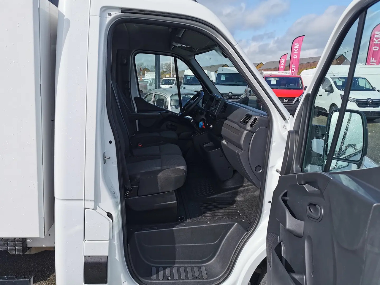 Utilitaire benne Renault Master R3500RJ L3 2.3 DCI 130CH + COFFRE CONFORT EUROVI: photos 9