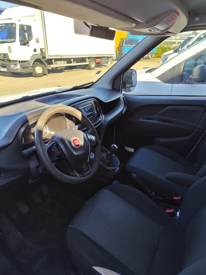 Fiat Doblo Maxi 105 cv PC avec caisse frigorifique - Utilitaire frigorifique: photos 3 Fiat Doblo Maxi 105 cv PC avec caisse frigorifique - Utilitaire frigorifique: photos 3