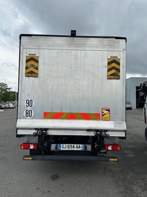 Iveco Daily 70C16 Plateau Brasseur Rideaux coulissant Hayon rabattable - Utilitaire plateau baché: photos 3 Iveco Daily 70C16 Plateau Brasseur Rideaux coulissant Hayon rabattable - Utilitaire plateau baché: photos 3