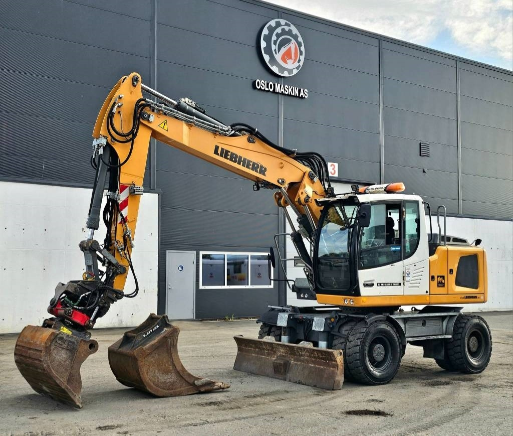 Liebherr A 916 - Pelle sur pneus: photos 1 Liebherr A 916 - Pelle sur pneus: photos 1