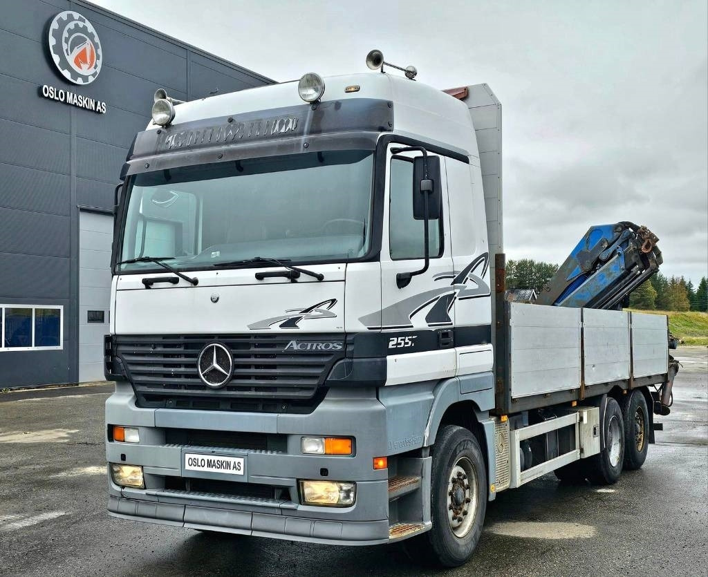 Mercedes-Benz Actros 2557 - Grue: photos 1 Mercedes-Benz Actros 2557 - Grue: photos 1