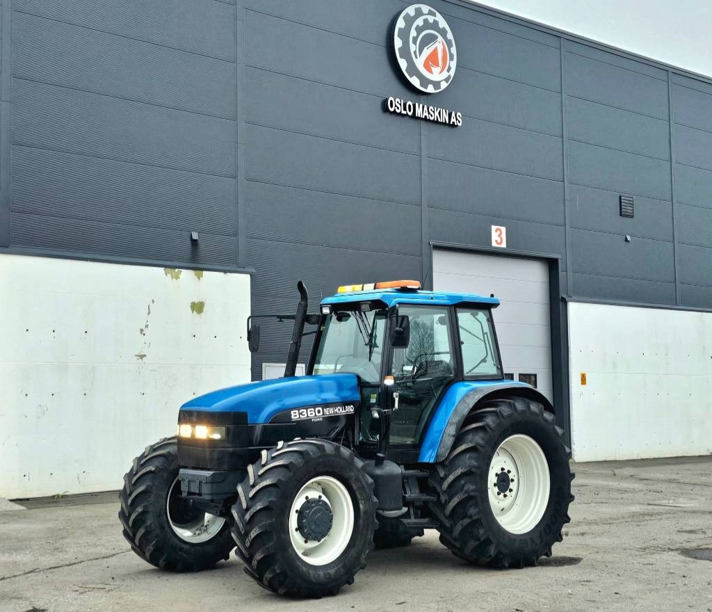 New Holland 8360 DT - Tracteur agricole: photos 1 New Holland 8360 DT - Tracteur agricole: photos 1