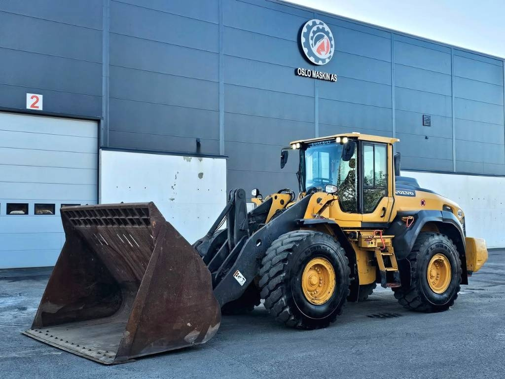 Volvo L 110 H - Chargeuse sur pneus: photos 1 Volvo L 110 H - Chargeuse sur pneus: photos 1