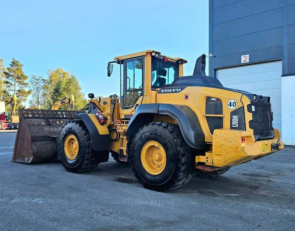 Volvo L 110 H - Chargeuse sur pneus: photos 3 Volvo L 110 H - Chargeuse sur pneus: photos 3