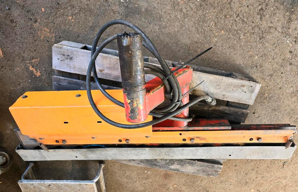 Dücker AWS Wallheckenschere Astschere Astkutter für Mähausleger UNA 500 600 Böschungsmäher Böschungsmulcher FME MKM Lichtraumprofilsäge - Epareuse: photos 3 Dücker AWS Wallheckenschere Astschere Astkutter für Mähausleger UNA 500 600 Böschungsmäher Böschungsmulcher FME MKM Lichtraumprofilsäge - Epareuse: photos 3