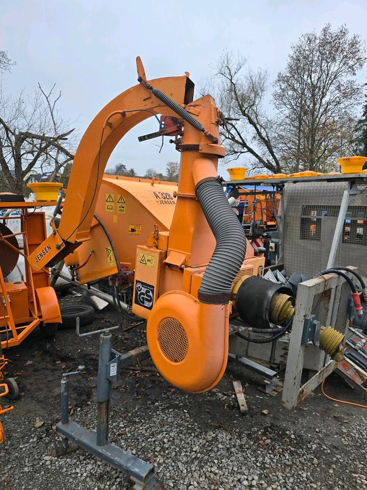 Jensen A328 Holhäcksler Holzhacker Holzschreder passend für Unimog 405 U 300 400 500 527 530 523 - Broyeur de végétaux: photos 1 Jensen A328 Holhäcksler Holzhacker Holzschreder passend für Unimog 405 U 300 400 500 527 530 523 - Broyeur de végétaux: photos 1