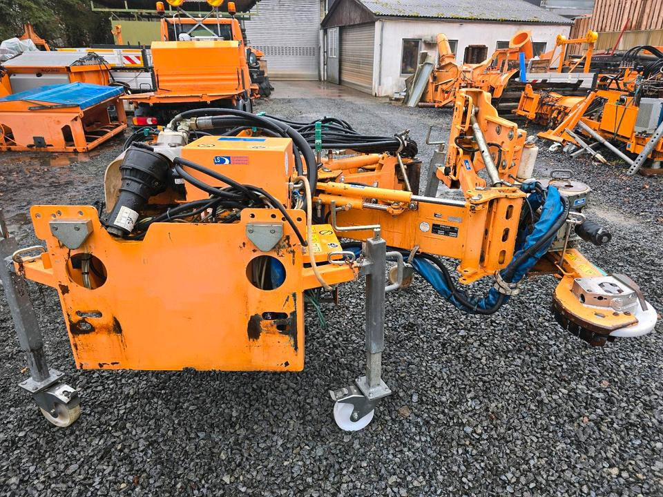 Mulag MRM 300 MLM 200 Leitpfostenmähgerät Randstreifenmäher Böschungsmäher Böschungsmulcher Bankettmäher passend für Unimog 405/10 405/12 UGN UGE U300 U 300 Leitpfostenausmäher - Broyeur d'accotement: photos 5 Mulag MRM 300 MLM 200 Leitpfostenmähgerät Randstreifenmäher Böschungsmäher Böschungsmulcher Bankettmäher passend für Unimog 405/10 405/12 UGN UGE U300 U 300 Leitpfostenausmäher - Broyeur d'accotement: photos 5