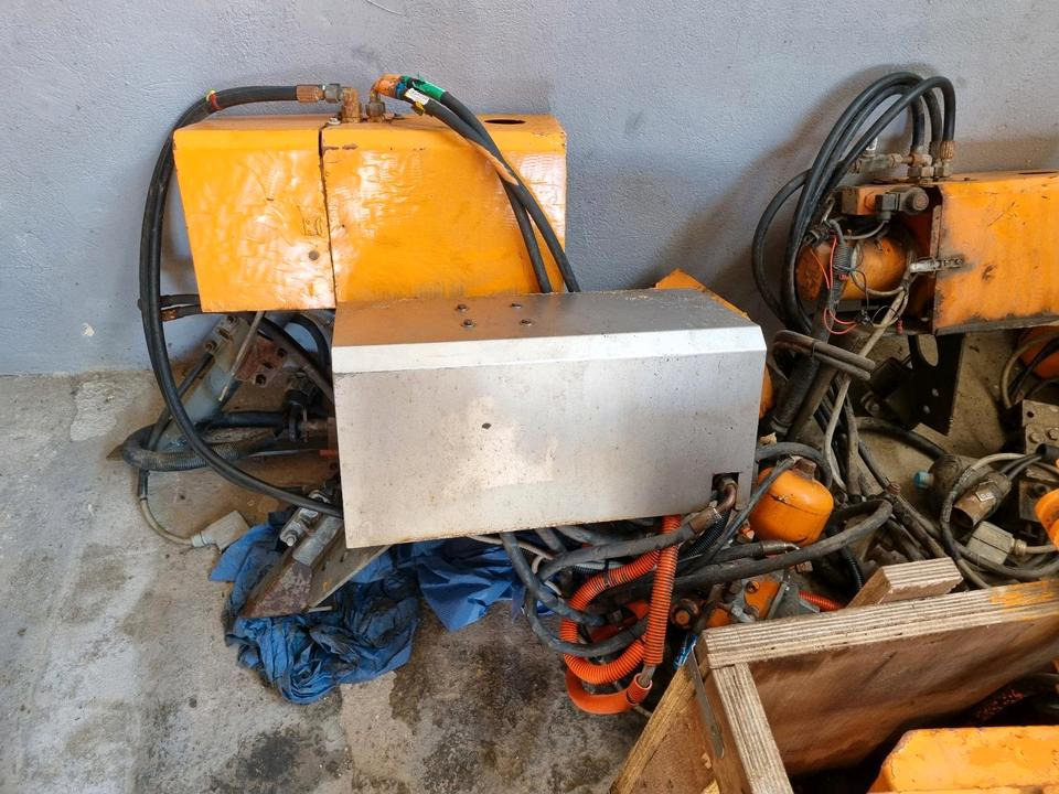 Schneepflughydraulik Schmidt Beilhack Elektrohydraulik Schneepflüge Schneeschild Schneeschieber LKW Unimog Bordcomputer Steuerung - Bloc de gestion pour Véhicule de voirie/ Spécial: photos 3 Schneepflughydraulik Schmidt Beilhack Elektrohydraulik Schneepflüge Schneeschild Schneeschieber LKW Unimog Bordcomputer Steuerung - Bloc de gestion pour Véhicule de voirie/ Spécial: photos 3