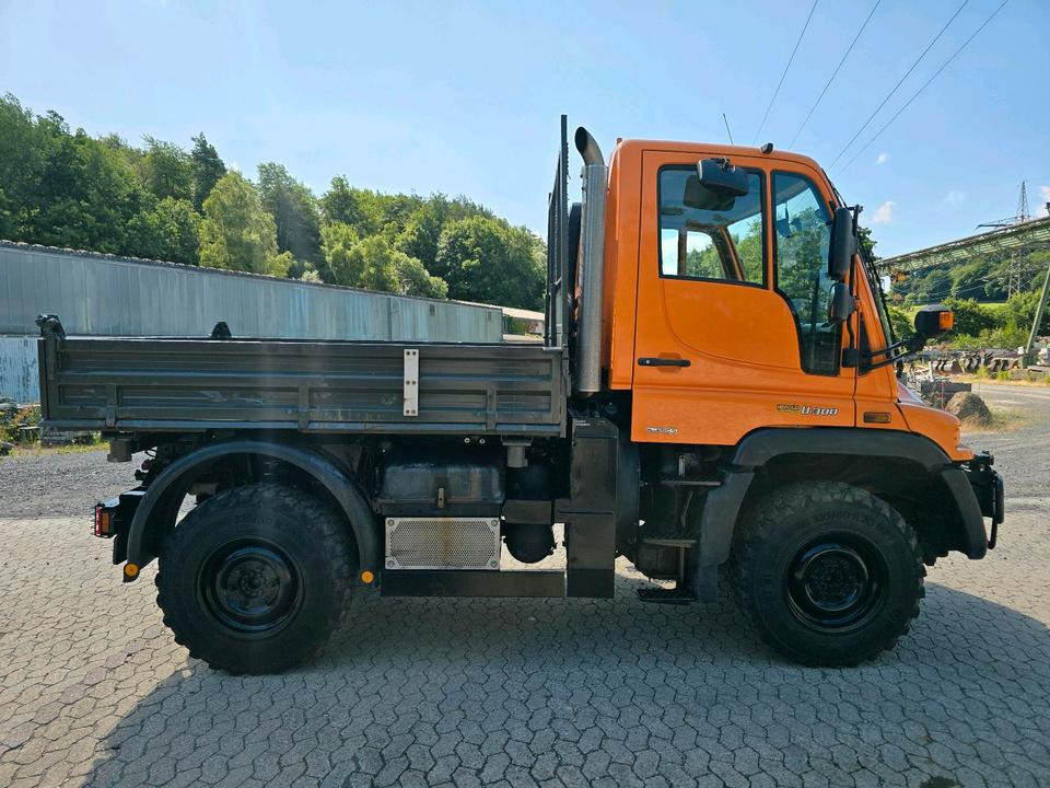 Unimog 405/10 U300 Bluetec 5 Mercedes-Benz U 300 290 400 500 UGE UGN Jotha Absetzkipper Absetzer - Engin de déneigement: photos 3 Unimog 405/10 U300 Bluetec 5 Mercedes-Benz U 300 290 400 500 UGE UGN Jotha Absetzkipper Absetzer - Engin de déneigement: photos 3