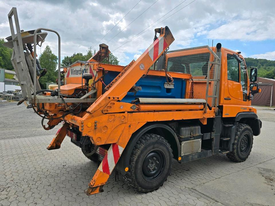 Unimog 405/10 U300 Bluetec 5 Mercedes-Benz U 300 UGE UGN mit Jotha Absetzkipper combi con 4518 Absetzer - Engin de déneigement: photos 4 Unimog 405/10 U300 Bluetec 5 Mercedes-Benz U 300 UGE UGN mit Jotha Absetzkipper combi con 4518 Absetzer - Engin de déneigement: photos 4