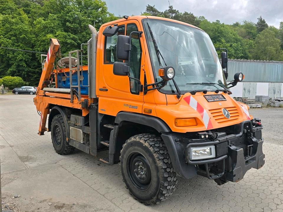 Unimog 405/10 U300 Bluetec 5 Mercedes-Benz U 300 UGE UGN mit Jotha Absetzkipper combi con 4518 Absetzer - Engin de déneigement: photos 1 Unimog 405/10 U300 Bluetec 5 Mercedes-Benz U 300 UGE UGN mit Jotha Absetzkipper combi con 4518 Absetzer - Engin de déneigement: photos 1