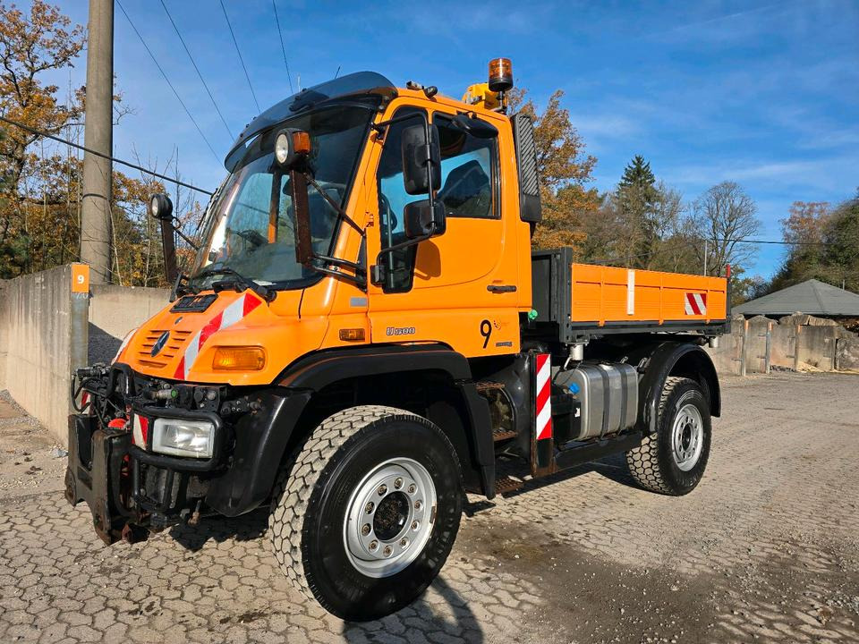 Unimog U500 2011 Bluetec 5 405/10 405/12 NKS-Z-UGN-43K Bluetec 5 Mercedes-Benz UGE UGN Hydrostat 6 Zylinder EasyDrive Variopilot Wechsellenkung - Engin de déneigement: photos 1 Unimog U500 2011 Bluetec 5 405/10 405/12 NKS-Z-UGN-43K Bluetec 5 Mercedes-Benz UGE UGN Hydrostat 6 Zylinder EasyDrive Variopilot Wechsellenkung - Engin de déneigement: photos 1