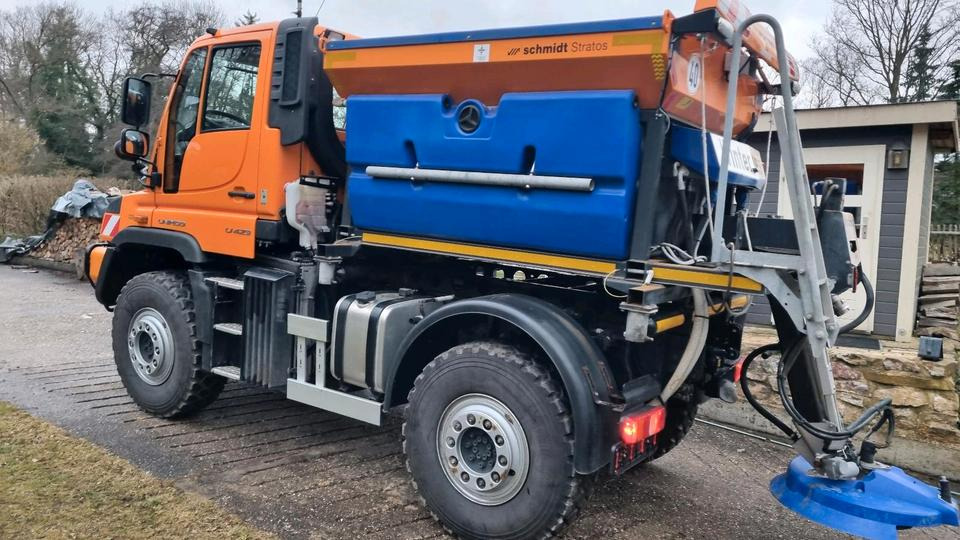 Zu vermieten Unimog 405 U423 Winterdienst Schmidt Salzstreuer 423 429 430 Mercedes Benz 318 527 Vermietung - Engin de déneigement: photos 3 Zu vermieten Unimog 405 U423 Winterdienst Schmidt Salzstreuer 423 429 430 Mercedes Benz 318 527 Vermietung - Engin de déneigement: photos 3