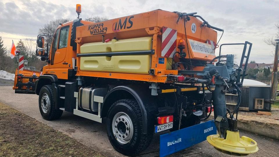 Zu vermieten Unimog 405 U527 Winterdienst Schmidt Salzstreuer 423 429 430 Mercedes Benz 318 527 Vermietung - Engin de déneigement: photos 3 Zu vermieten Unimog 405 U527 Winterdienst Schmidt Salzstreuer 423 429 430 Mercedes Benz 318 527 Vermietung - Engin de déneigement: photos 3