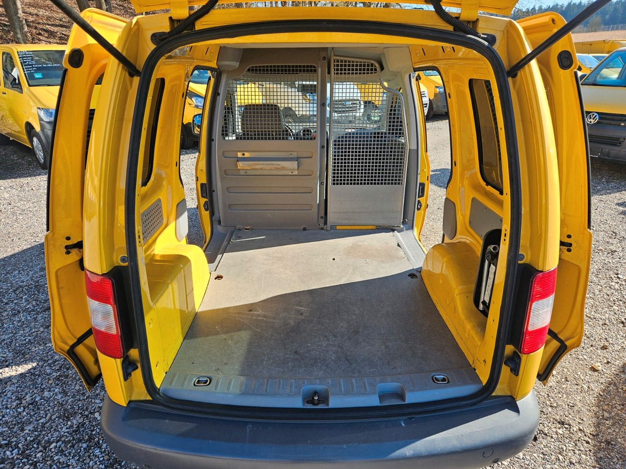 Volkswagen Caddy 2.0 SDI*1.Hand*S-heft*2xSchiebetüre - Transport de personnes: photos 5 Volkswagen Caddy 2.0 SDI*1.Hand*S-heft*2xSchiebetüre - Transport de personnes: photos 5