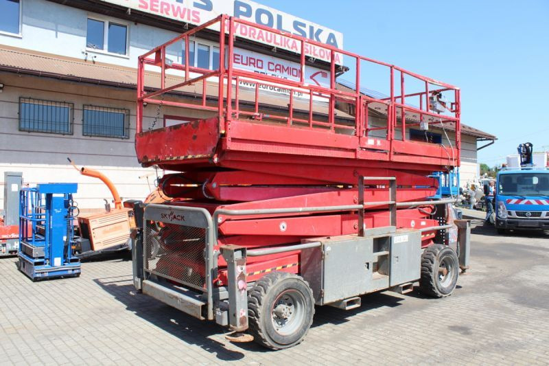 Podnośnik nożycowy 4x4 spalinowy 17 m Skyjack SJ9250 - Nacelle ciseaux: photos 1 Podnośnik nożycowy 4x4 spalinowy 17 m Skyjack SJ9250 - Nacelle ciseaux: photos 1