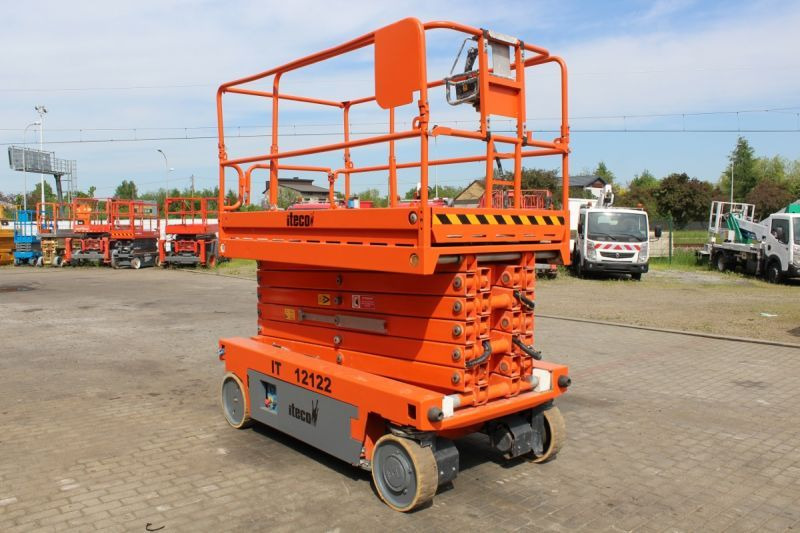 Podnośnik nożycowy elektryczny 14 m Imer/Iteco IT12122 - Nacelle ciseaux: photos 2 Podnośnik nożycowy elektryczny 14 m Imer/Iteco IT12122 - Nacelle ciseaux: photos 2