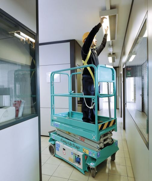 Podnośnik nożycowy osobowy elektryczny 5 m Easy UP 5 SP - Nacelle ciseaux: photos 1 Podnośnik nożycowy osobowy elektryczny 5 m Easy UP 5 SP - Nacelle ciseaux: photos 1