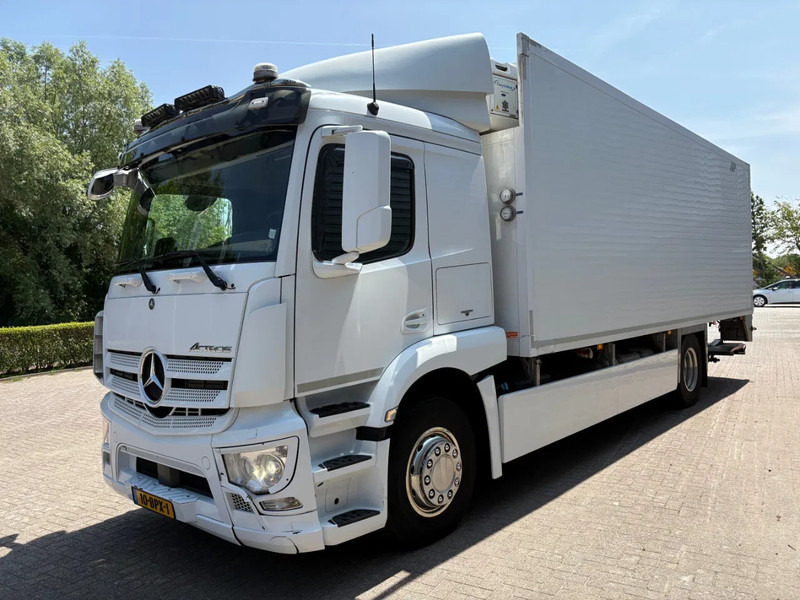 Mercedes-Benz Actros 1836 / SUPRA 950 KOELING / SLEEPCAB / LAADKLEP 2 TON / APK - TUV OKTOBER 2025 / - Camion frigorifique: photos 2 Mercedes-Benz Actros 1836 / SUPRA 950 KOELING / SLEEPCAB / LAADKLEP 2 TON / APK - TUV OKTOBER 2025 / - Camion frigorifique: photos 2
