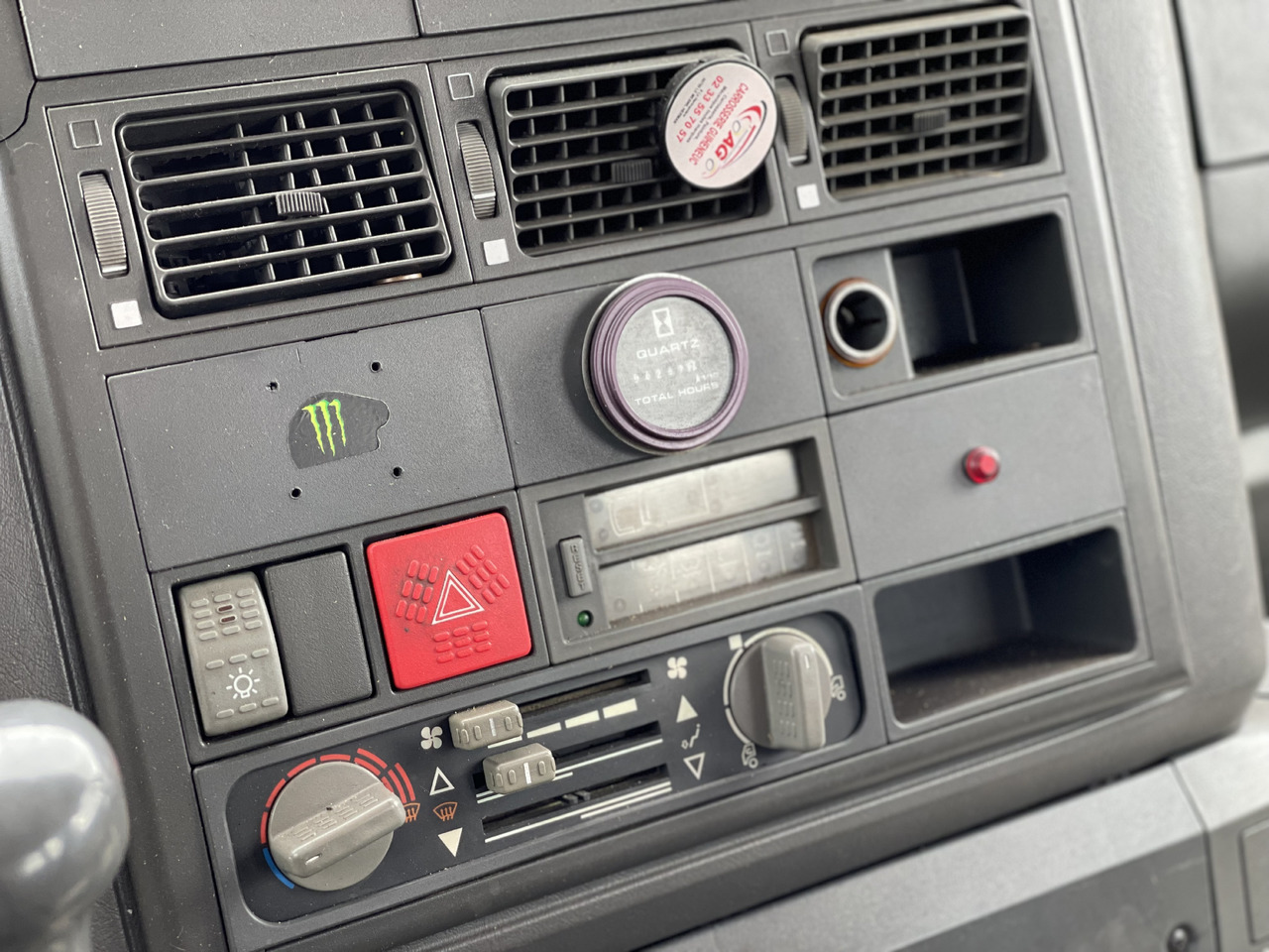 Camion benne IVECO EUROCARGO: photos 9