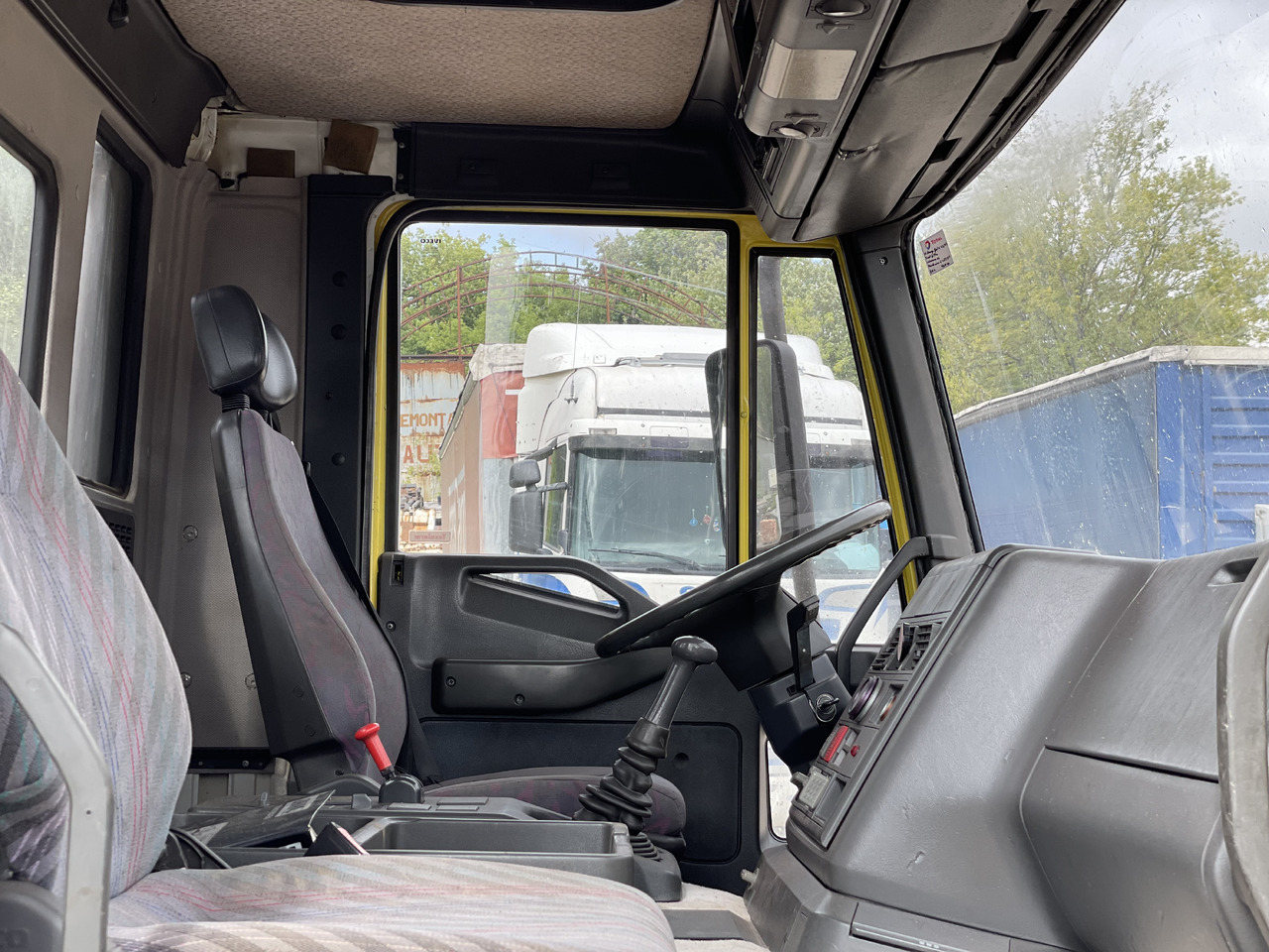 Camion benne IVECO EUROCARGO: photos 11