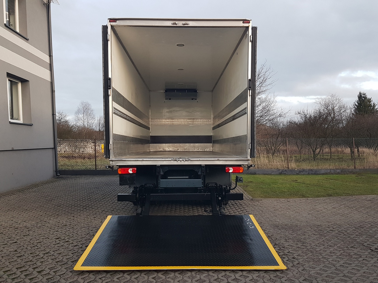 DAF LF230 16T WINDA CHŁODNIA 16EP 6,58x2,48x2,38 KLIMA IZOTERMA MROŹNIA - Camion frigorifique: photos 5 DAF LF230 16T WINDA CHŁODNIA 16EP 6,58x2,48x2,38 KLIMA IZOTERMA MROŹNIA - Camion frigorifique: photos 5