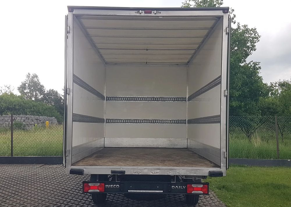 Iveco Daily 8EP KONTENER 4,14x2,21x2,20 KLIMA MANUAL KRAJOWY DMC 3500KG - Fourgon grand volume: photos 5 Iveco Daily 8EP KONTENER 4,14x2,21x2,20 KLIMA MANUAL KRAJOWY DMC 3500KG - Fourgon grand volume: photos 5